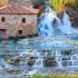 Saturnia un bagno caldo dentro vasche calcaree naturali